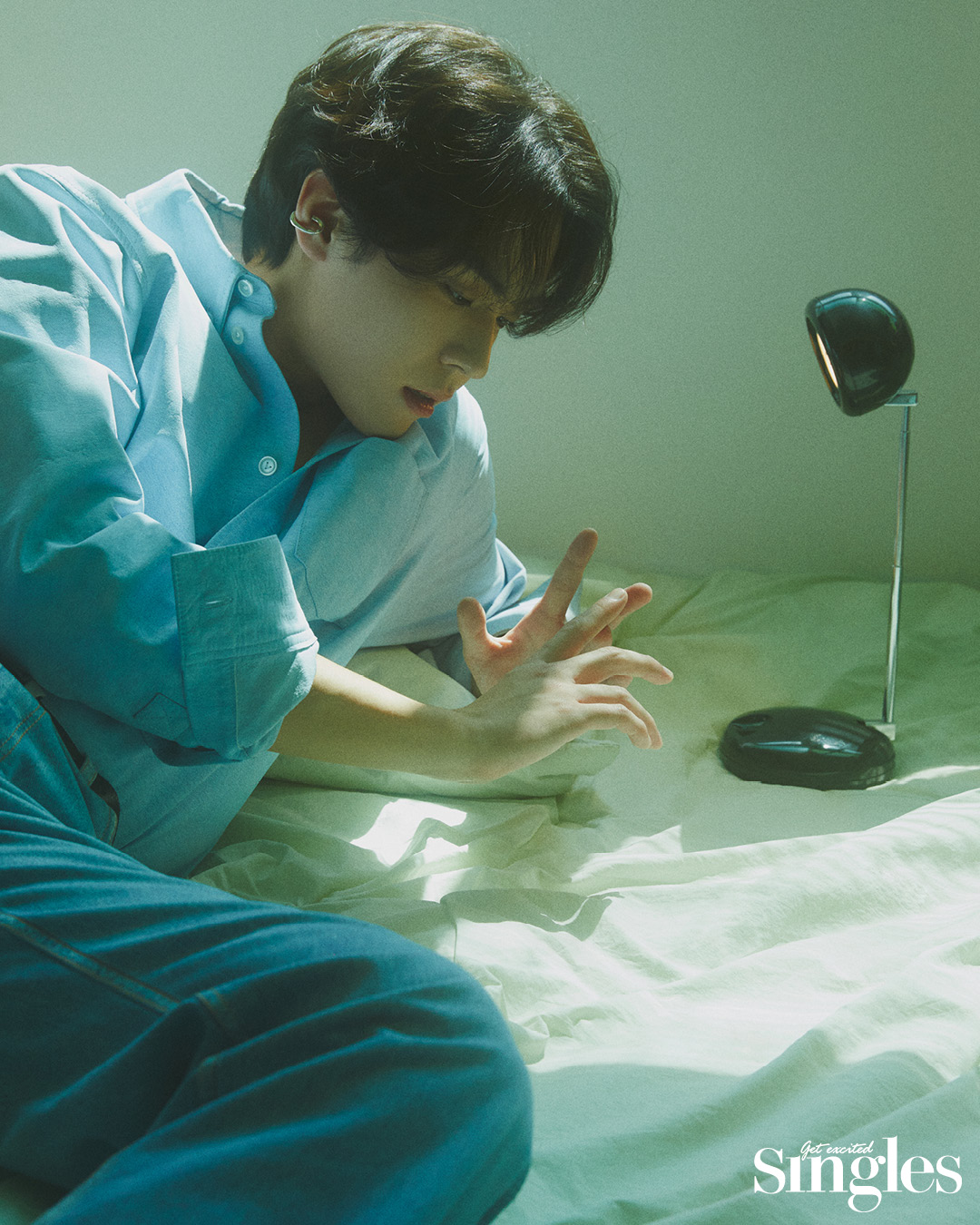 배우 김도훈과 보테가베네타가 등장하는 싱글즈 화보